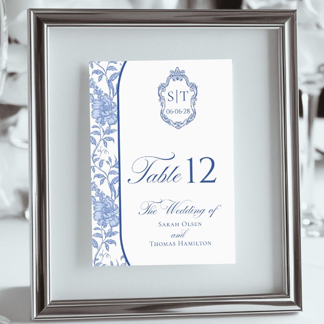 Numéro De Table Monogramme de blason Delft Bleu Floral Script (Créateur téléchargé)
