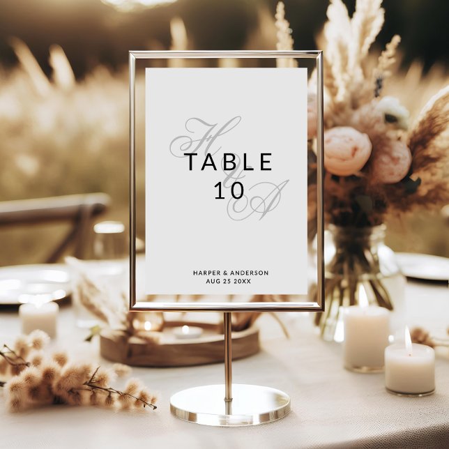 Numéro De Table Monogramme de mariage en écriture élégante moderne (Créateur téléchargé)