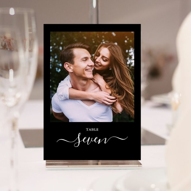 Numéro de table photo en noir et blanc avec script (Black And White Script Photo Table Number)