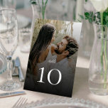 Numéro De Table Photo moderne avec Mariage de recouvrement noir<br><div class="desc">Nommez vos tables pour les invités à votre réception de mariage avec ces photos modernes avec Black Overlay Mariage Carte Numéro de table. Le design de la carte présente un look élégant et minimaliste avec une disposition de texte moderne avec une couverture noire. Papier à lettres mariage supplémentaire et articles...</div>