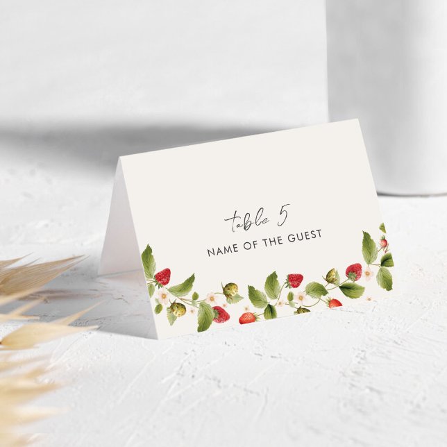 Numéro De Table Red Sweet Wild Strawberry Wedding Place Card (Créateur téléchargé)