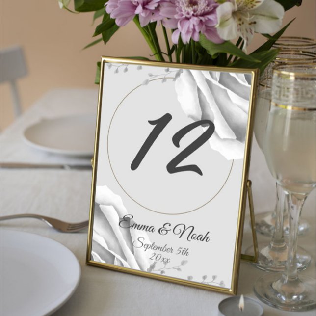 Numéro De Table Roses blanches Monogramme rustique mariage (Créateur téléchargé)