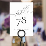 Numéro De Table Script élégant moderne Chic Mariage Numéro de tabl<br><div class="desc">Élégant et moderne signe de numéro de table dispose d'élégant script en blanc avec le nom et la date de mariée et mariée. Idéal pour les mariages ou vos prochaines occasions spéciales.</div>