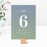 Numéro De Table Simple Ombre Dusty Mariage bleu et feuille vert<br><div class="desc">Simple Ombre Dusty Blue & Leaf Green Wedding Numéro De Table De Dîner De La Réception. Cette Table Card chic et moderne est simple classique et élégant avec un dégradé d'ombre subtil et une jolie police de calligraphie de script signature avec queues. Montré dans la nouvelle Colorway. Disponible en plusieurs...</div>