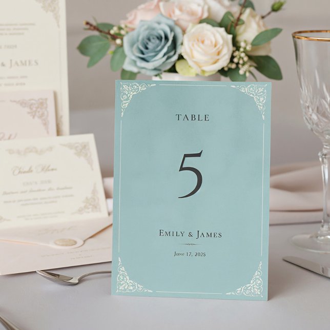 Numéro De Table Suite de mariage en velours bleu poussiéreux de Hé (Créateur téléchargé)