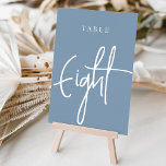 Numéro De Table Table Ecriture Dupée Bleue À Main HUIT<br><div class="desc">Des cartes numériques simples et chic en bleu Dusty et blanc font une déclaration élégante à votre mariage ou événement. Le design comporte "table [nombre]" dans un mélange de sérigraphie classique et de lettres manuscrites. Le design se répète de part et d'autre. Cartes numérotées individuellement vendues séparément; commandez chaque numéro...</div>