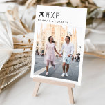 Numéro De Table Thème Voyage mariage Photo & Code d'aéroport<br><div class="desc">Ajoutez une touche de finition spéciale à vos tables de réception de mariage avec ces cartes de numéro de table photo personnalisées. Nommez chaque table après une destination de voyage mémorable et ajoutez une photo et le nom de la destination à ces cartes de table uniques. Votre photo est alignée...</div>
