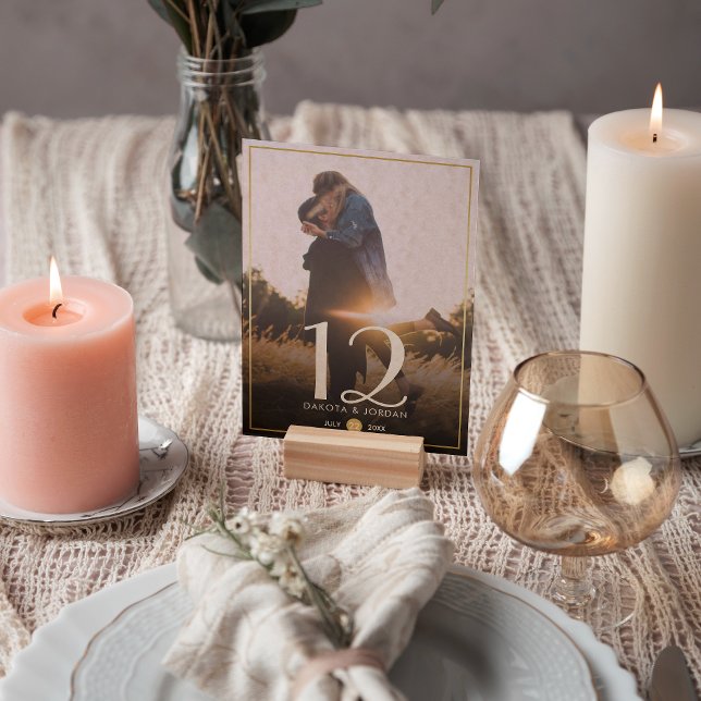 Numéro de table | Typographie moderne et photo or (Table Number Mock-up)