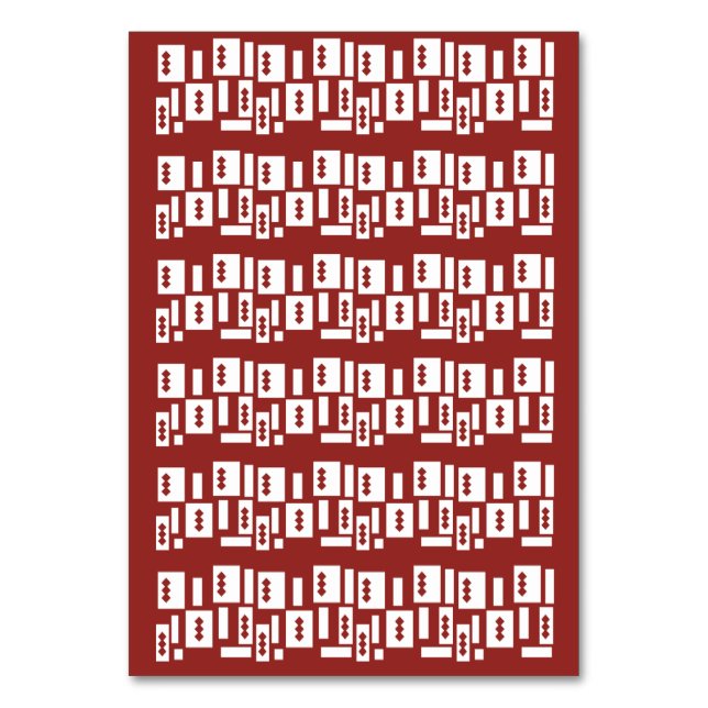 Numéro De Table Un tapis rouge avec un motif texturé est étalé sur (Par défaut)