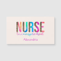 "Nurse - Love, Inspire, Heal" en couleur arc-en-ci