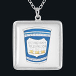 NYC Grec Diner heureux de servir le collier de la<br><div class="desc">Il présente une illustration originale d'une tasse de café en diner grec bleu,  avec NOUS SOMMES HEUREUX DE VOUS SERVIR dans une police amusante.</div>