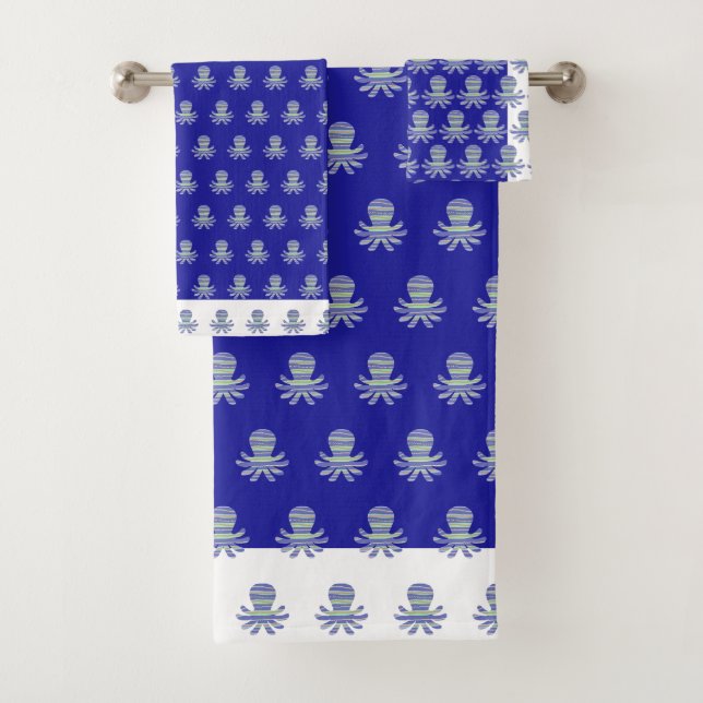 Ocean Blue White Trim Octopus Kids Serviette de ba (En situation)