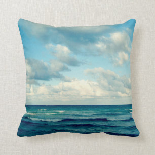 Océan, ciel et coussin de nuages