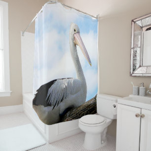 Oiseau de pélican sur le rideau en douche
