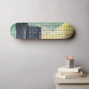 Oiseaux bleu ciel sur skateboard de fil aérien