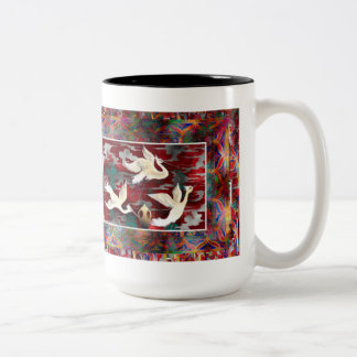Oiseaux dans la tasse rouge