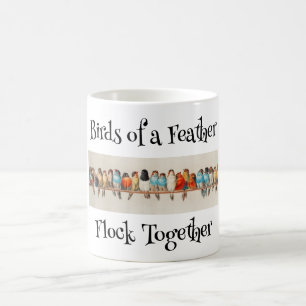 Oiseaux d'une tasse de café en plume