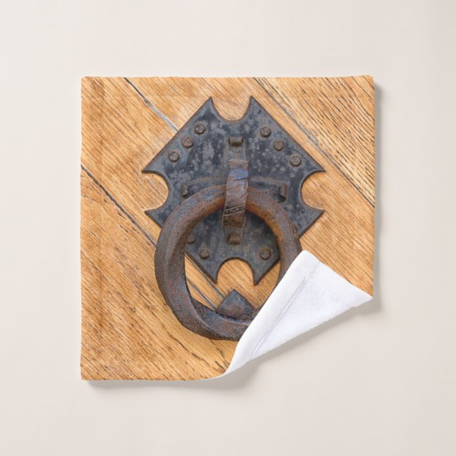 Old door knocker (Gant de toilette)