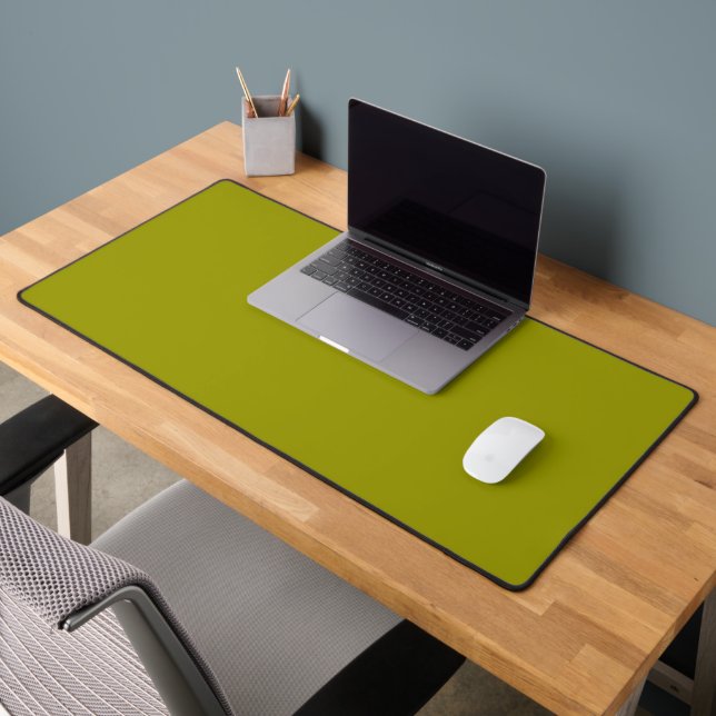 Olive Green Desk Mat pour un espace de travail mod (Bureau 2)