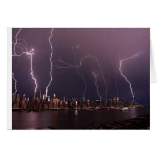 Orage avec éclairs au-dessus de Manhattan, NYC
