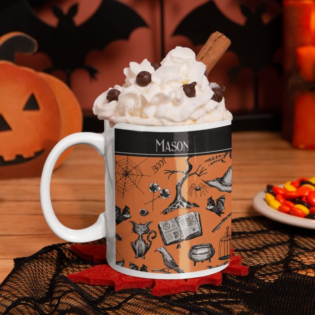 Orange et noir Éffrayant Halloween Kids Mug (Spooky Orange & Black Hand Drawn Halloween Mug for Kids. Black Cat, Spiderweb, Raven, Witch Hat, Bat)
