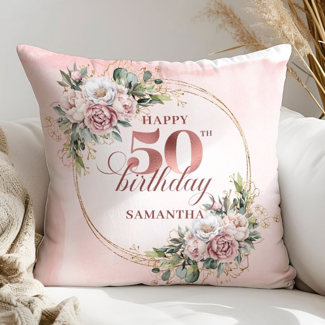 Oreiller 50e anniversaire de fleurs roses poussiér (Dusty Pink Floral Greenery 50th Birthday Pillow Gift)