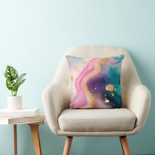 Oreiller à aquarelle pastel doux avec accents doré (Chaise)
