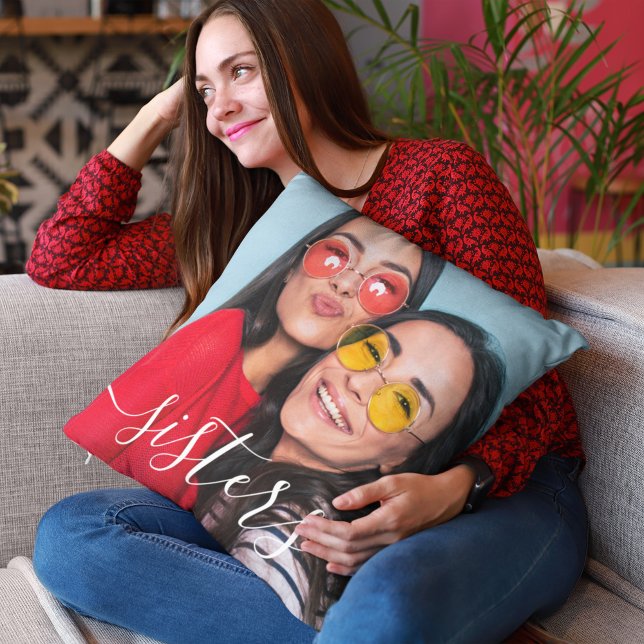 Oreiller à lancer des soeurs (Let your sister know how much you love her with this personalized photo pillow!)