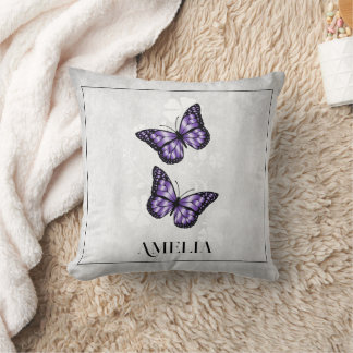 Oreiller à lancer floral de papillon pourpre