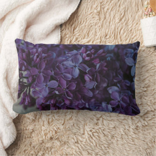 Oreiller à lancer floral pourpre