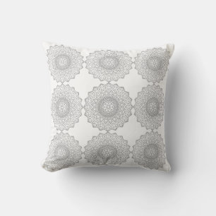 Oreiller à motif mandala en cercle noir et blanc