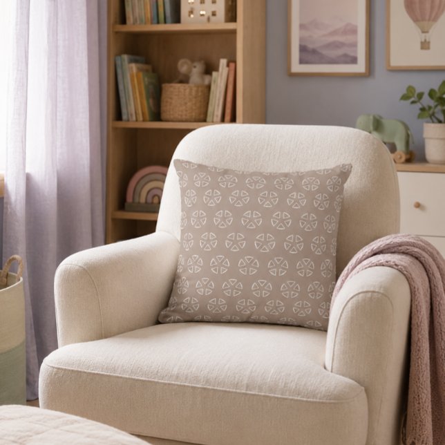 Oreiller couleur bois de rose avec petit motif bla (Créateur téléchargé)