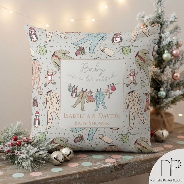 Oreiller d'accent de Baby Shower d'hiver (This winter baby shower decor features hand-drawn illustrations, perfect for nursery styling.)