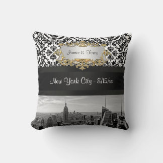 Oreiller damassé noir et blanc de la skyline de NY