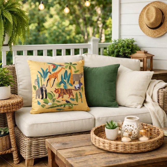 Oreiller d'aventure faunique tropicale  (“A safari of color and comfort.”)