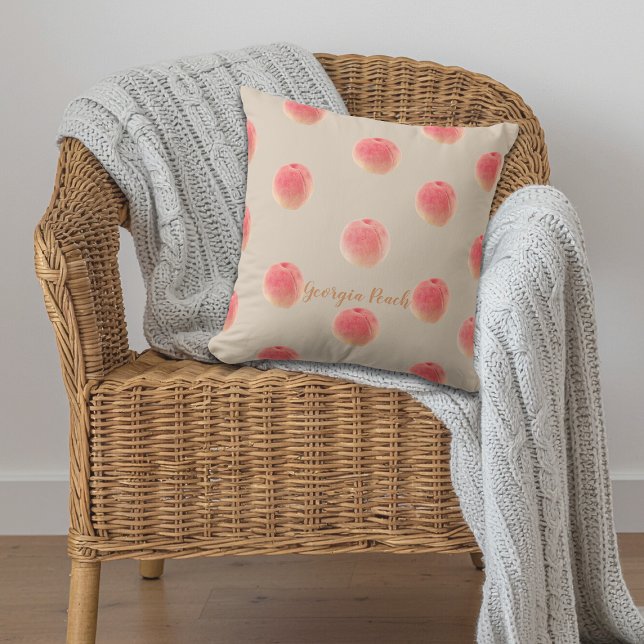 Oreiller décoratif à motif pêche de Géorgie – Mais (Add a splash of Georgia with this customizeable Georgia Peach Throw Pillow)