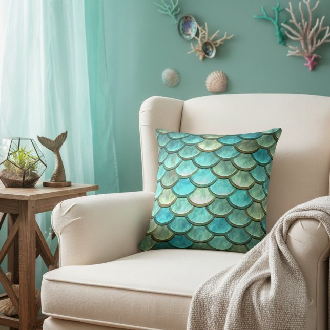 Oreiller décoratif écailles de sirène bleu métalli (Mermaid throw pillow - an accent pillow for your sea inspired home.)