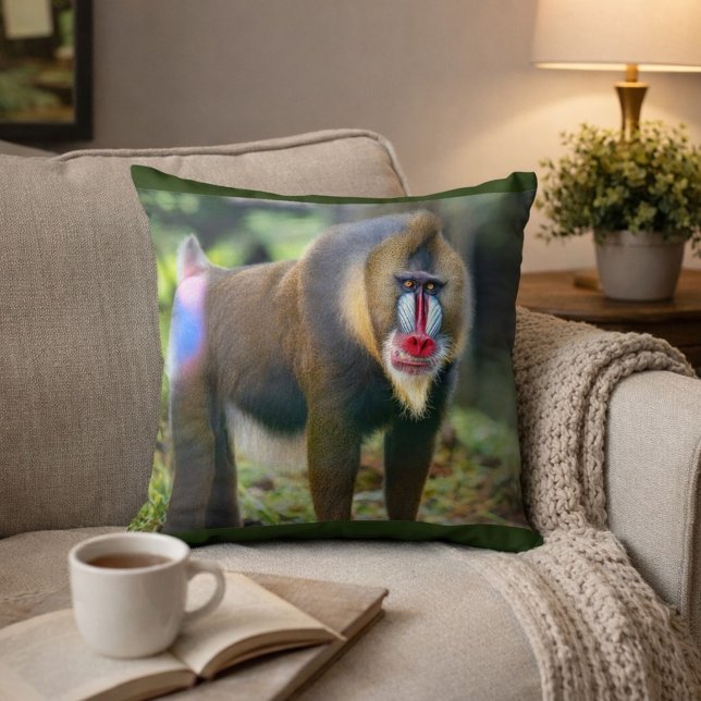 Oreiller décoratif Mandrill Majesté ("A touch of nature's artistry for your sofa"
)