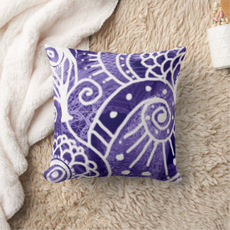 Oreiller floral lilas au design unique