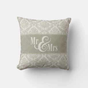 Oreiller gris en damas « Mr & Mrs », personnalisé