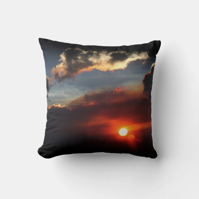 oreiller jeté au coucher du soleil enflammé (Recto)