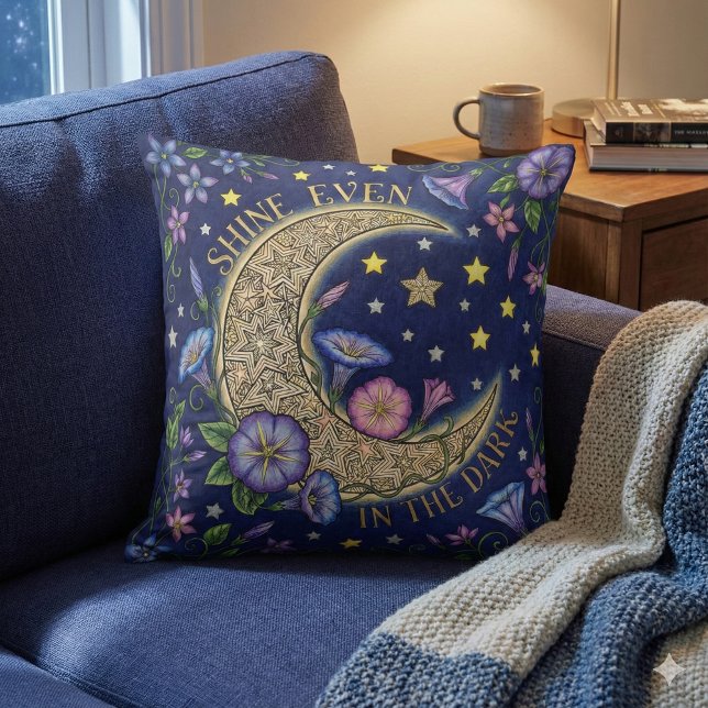 Oreiller jeté Brille Même Dans Le Noir (Encourage someone to shine with this, "Shine even in the dark" throw pillow! )