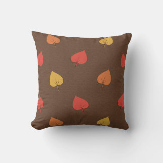 Oreiller jeté de feuilles d'automne