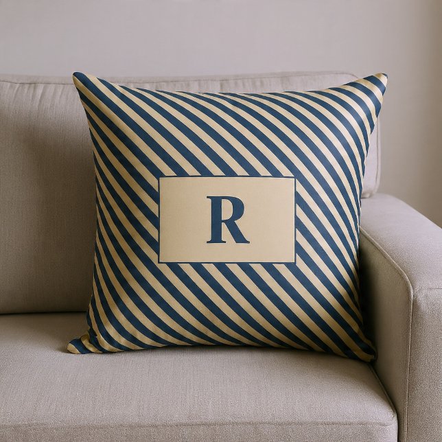 Oreiller jeté rayé bleu/vanille avec monogramme (Créateur téléchargé)