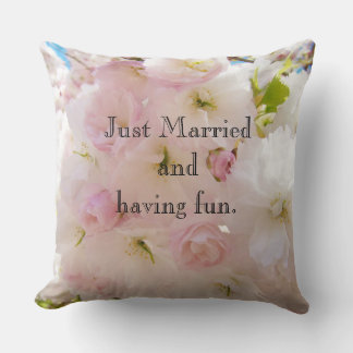 Oreiller Just Married et des cadeaux de mariage am