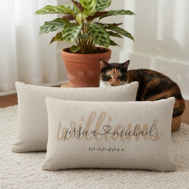 Oreiller lombaire personnalisé rustique 13x21 pour (Awesome gift for newlyweds - personalized stylish throw pillow with their names and wedding date.)