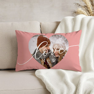 Oreiller lombaire rose avec photo et cœur à motif