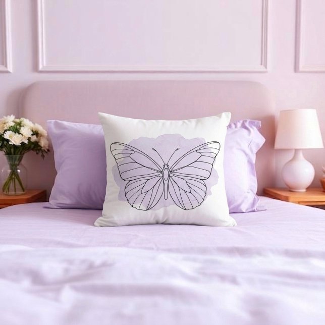 Oreiller minimaliste papillon lavande aquarelle (Modern Minimalist Throw Pillow With Line Drawing Butterfly And Purple Watercolor)