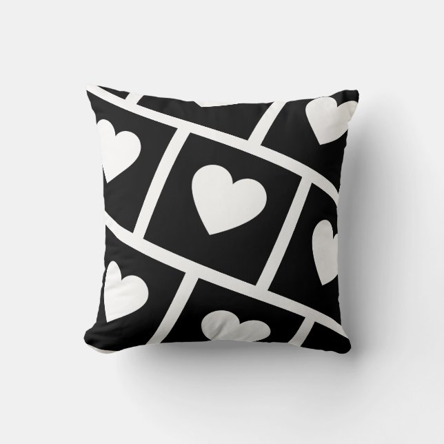 oreiller noir et blanc imprimé au coeur (Recto)