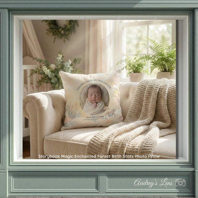 Oreiller photo de statistiques de naissance enchan (Storybook Magic Enchanted Birth Stats Photo Pillow)